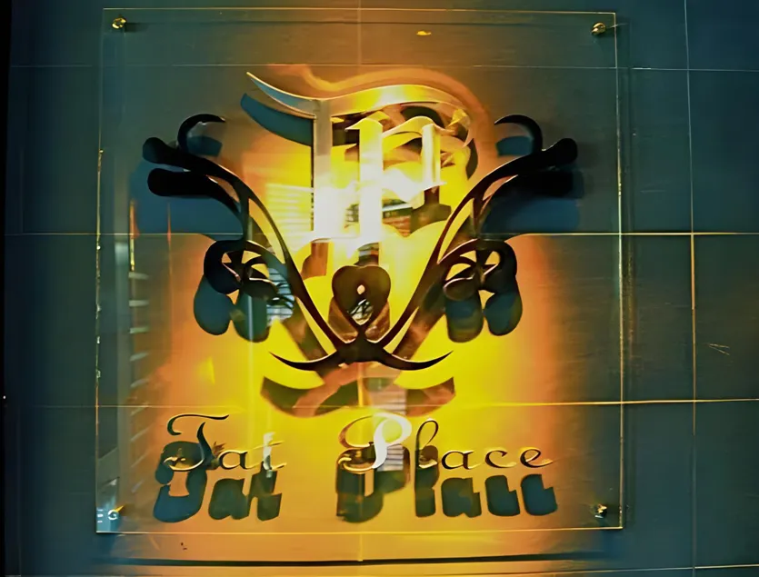 Tat Place Hotel - Image 1
