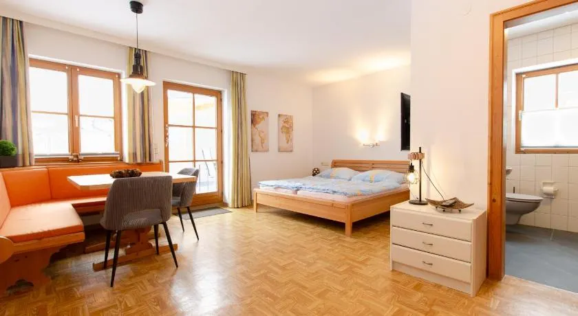 Haus Kurz - Kurz Nadine - Image 1