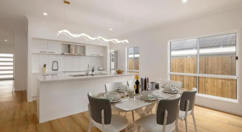 Spacious 4BR Modern Home by Parks and Forest - Image 1