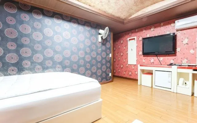 Daejeon Jungri Shape - Image 1