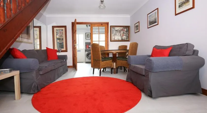 The Redburn - Image 1