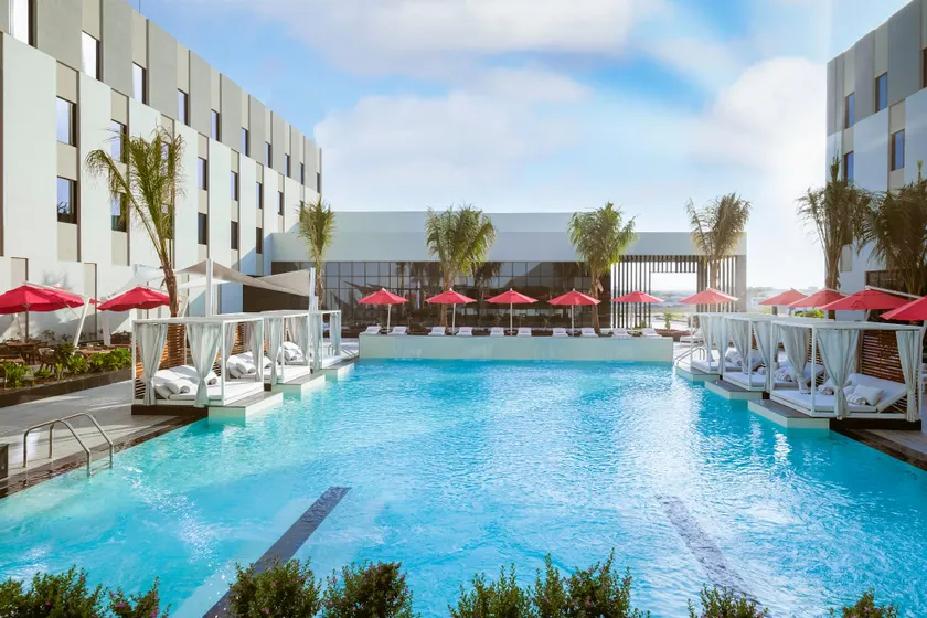 Maani Muscat Hotel & Apartments - Image 1