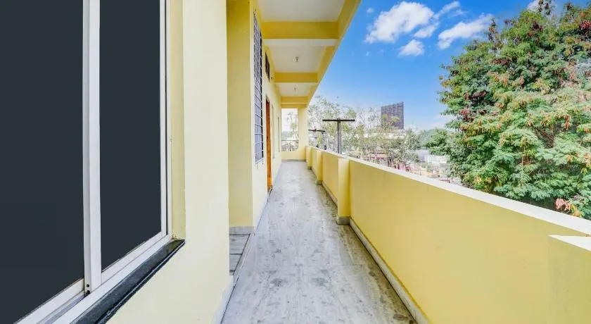 Hotel O Shine Inn - Image 1