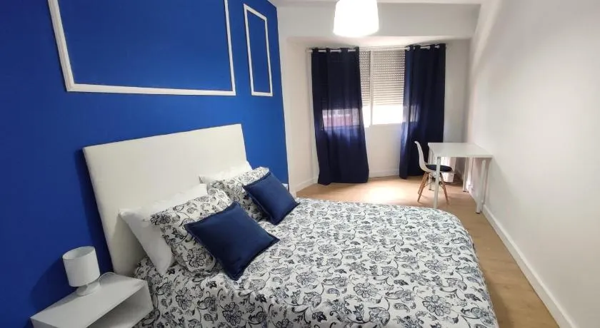 APARTAMENTO RECIEN REFORMADO EN EL CENTRO DE VILAGARCÍA DE AROUSA. - Image 1