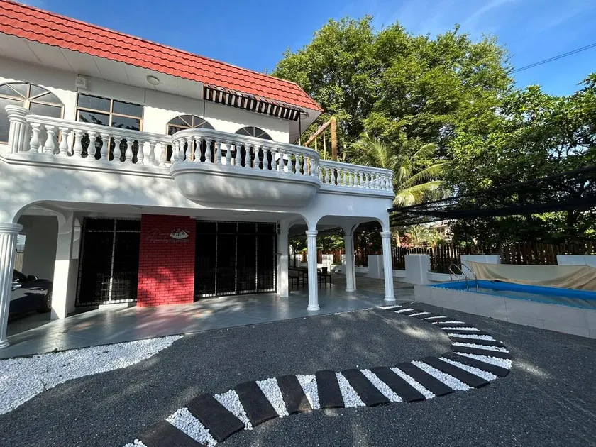 Piano homestay - Image 1