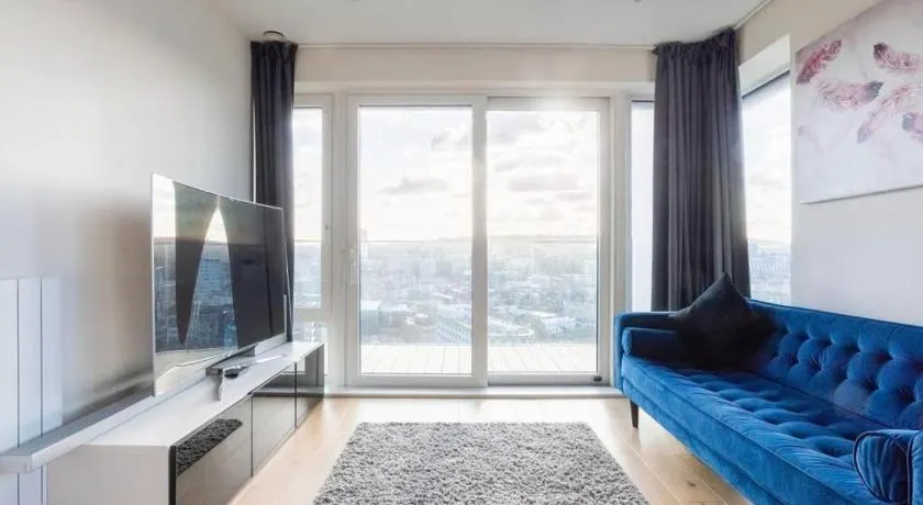 Luxury river side penthouse - Image 1