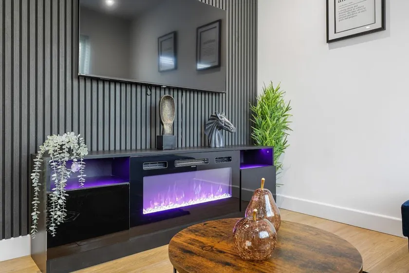 Cozy Flat in Canning Town with Fireplace request parking - Image 1