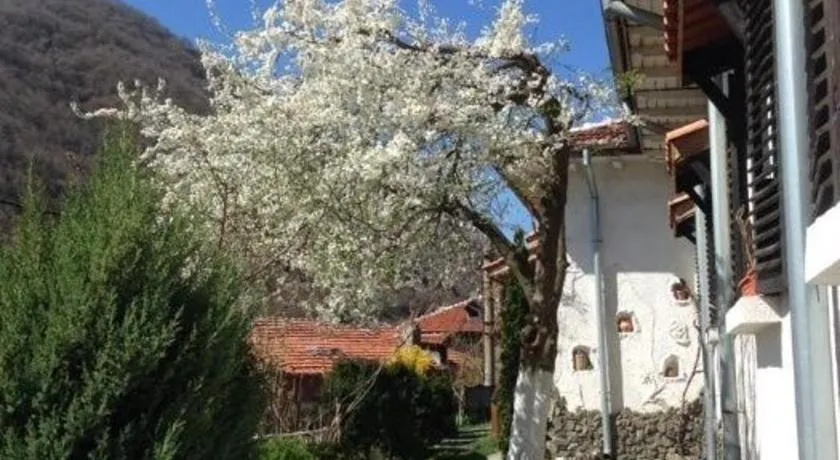 Къща за гости Спасителна - Image 1