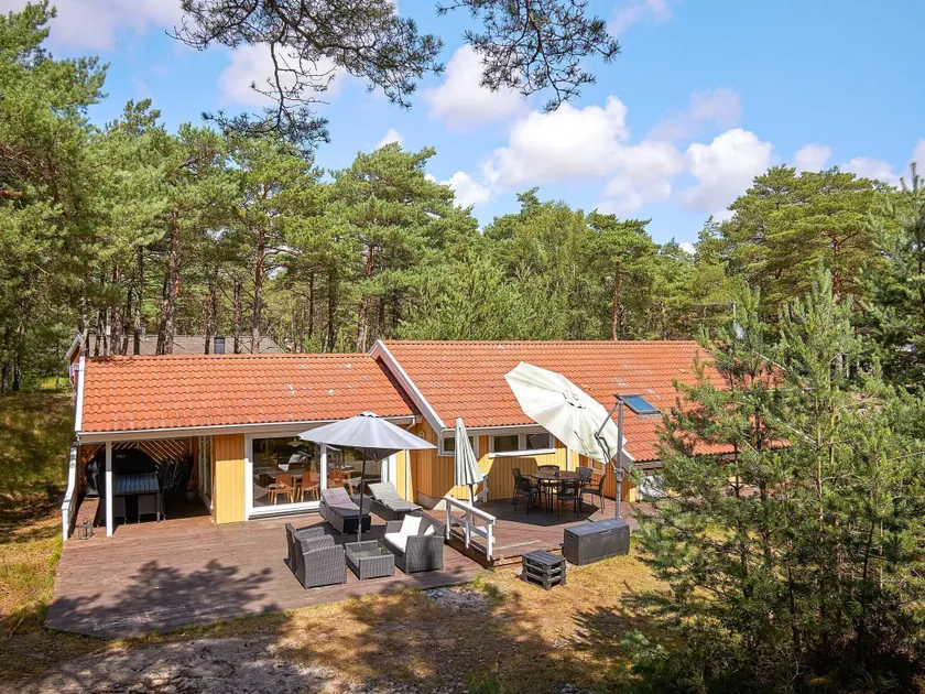 8 Person Holiday Home in Nexo - Image 1