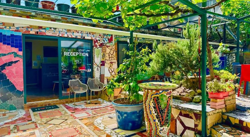HOSTEL ART & JOY - Image 1