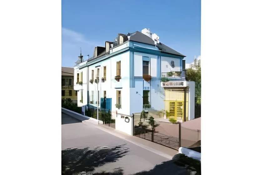 Lafayette - Image 1