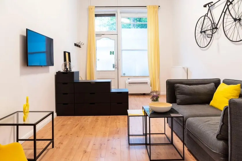 SPACIOUS 2 BR +A/C+SelfCheckIn+Free Street Parking - Image 1