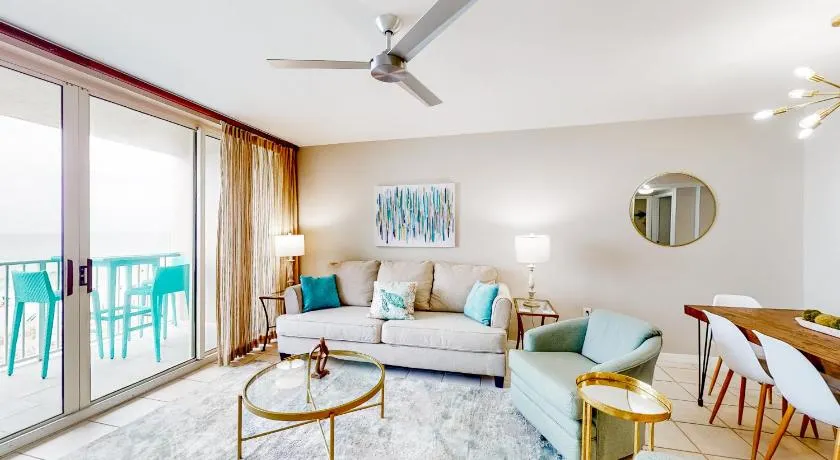 Seaside condo with wonderful beach views balcony grill pool hot tub & gym - Image 1