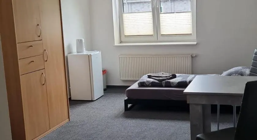 Einfache Ubernachtung mit eigenem bad - Image 1