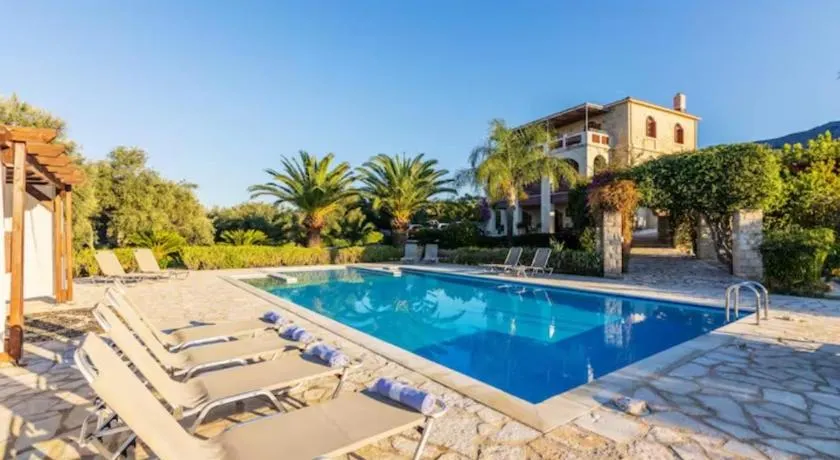 Aloni House - Spacious secluded villa with pool, up to 10 guests - Image 1