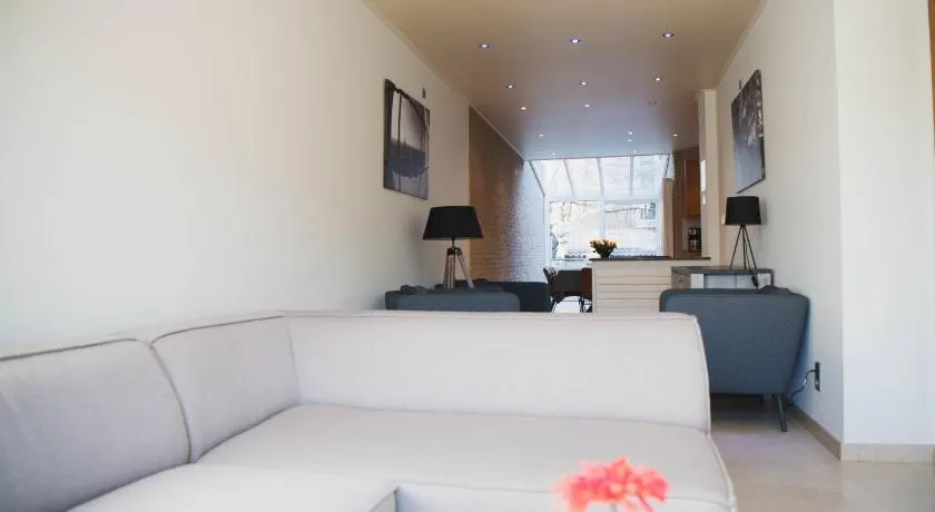 Maison Romeo - Image 1