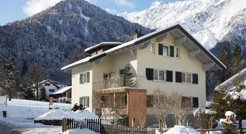 Haus Topa - Image 1