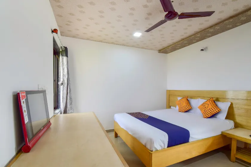 SPOT ON 67339 Hotel Bhavani - Image 1