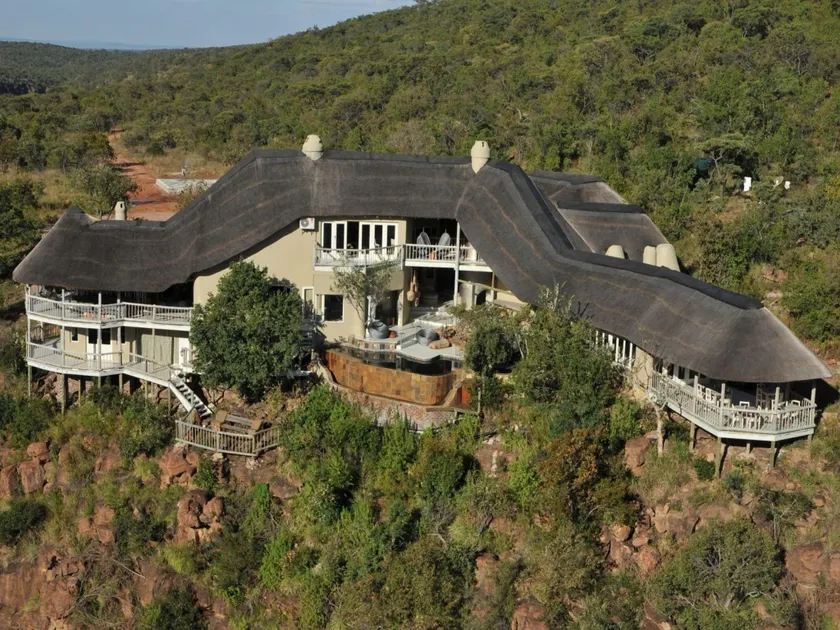 Clifftop Exclusive Safari Hideaway - Image 1