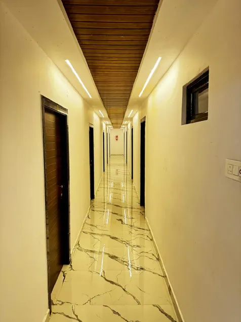 STAR Hotel - Image 1