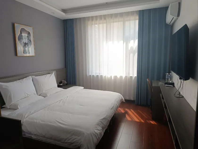 Fumei No. 7 Hot Spring Hotel - Image 1