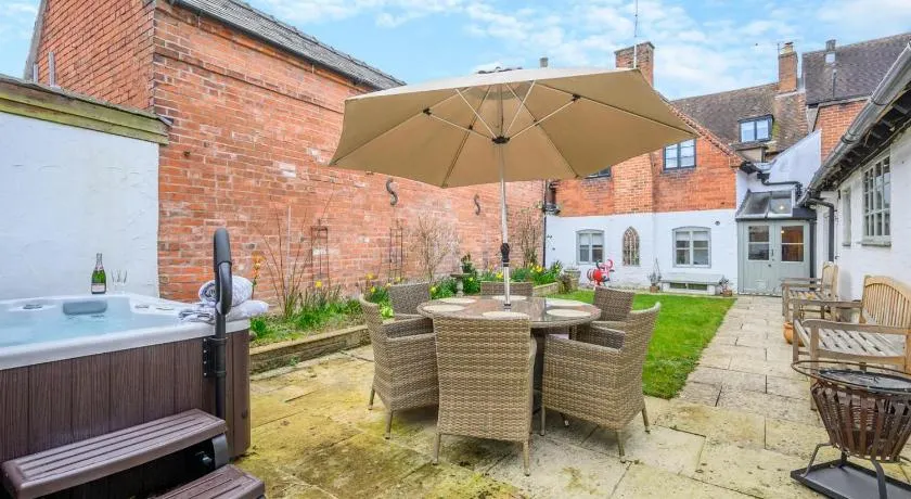 4 Bed in Alcester oc-s30997 - Image 1