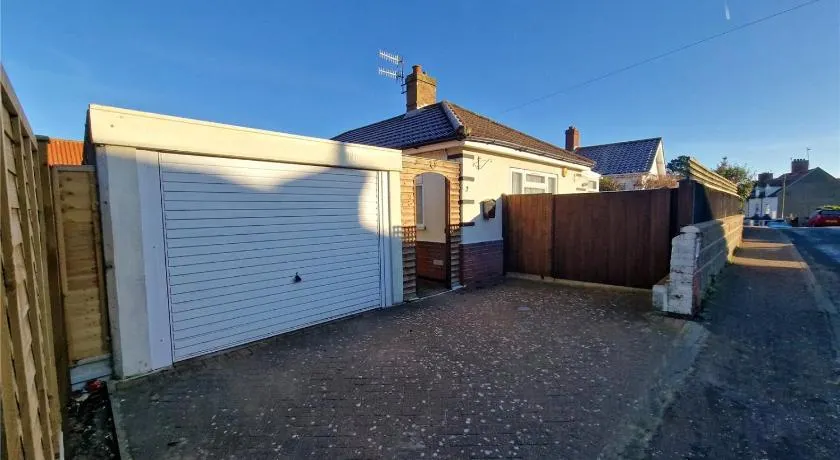 3 Harbord road - Image 1