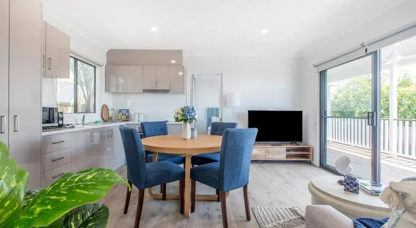 'Redcliffe Retreat' Moreton Bay Coastal Cottage - Image 1