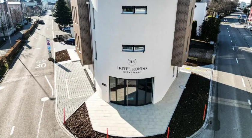 Hotel Rondo - Self-Check-in - Image 1