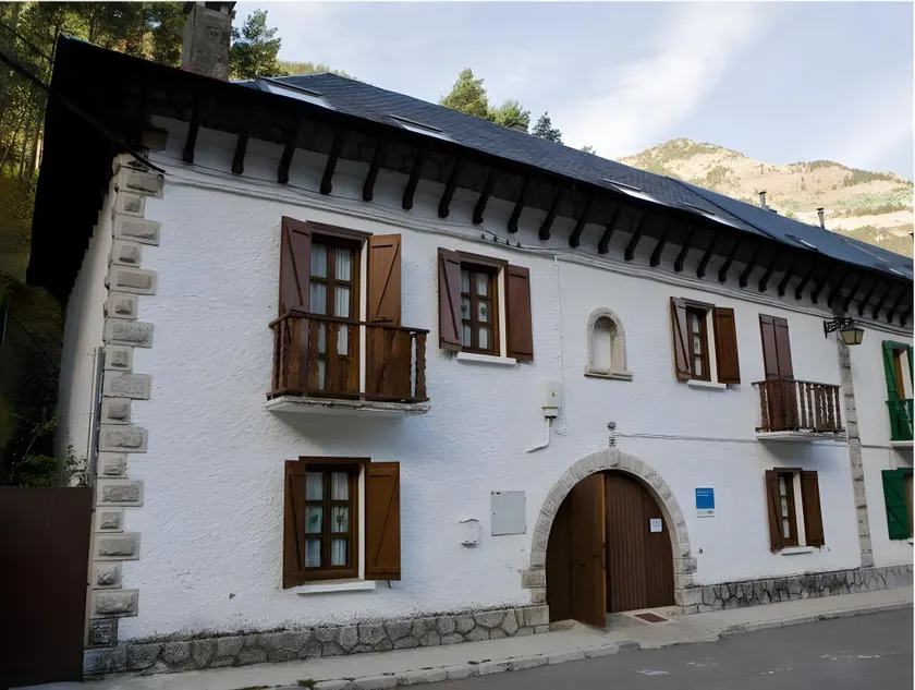Albergue de Canfranc Estación - Image 1