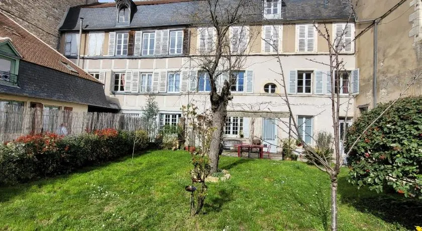 La Cour du Château - Image 1