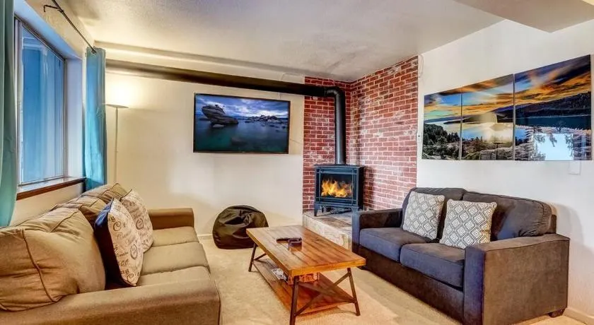 Spacious Lakeview Heavenly Mountain Escape! - Image 1