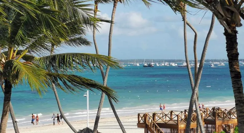 Tropical Villas at Los Corales Beach - Image 1