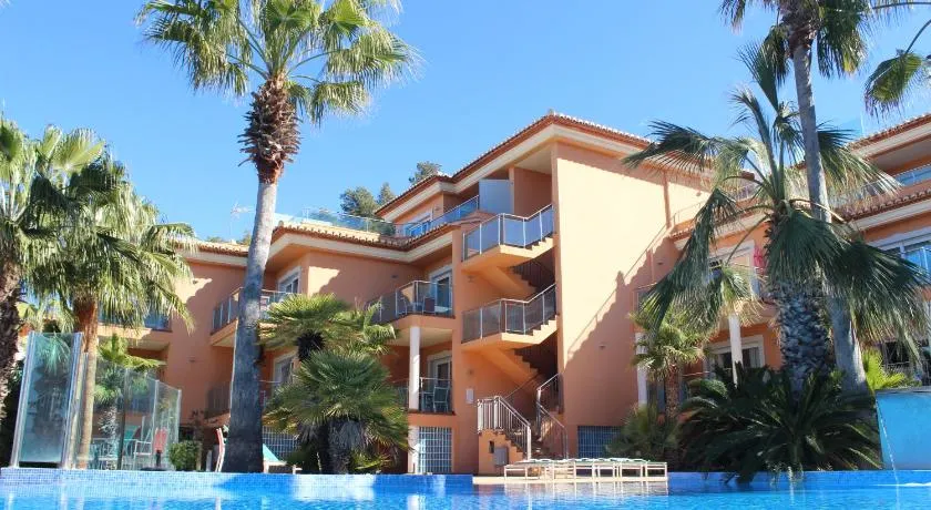 Apartamentos Flamingo Hills - Image 1
