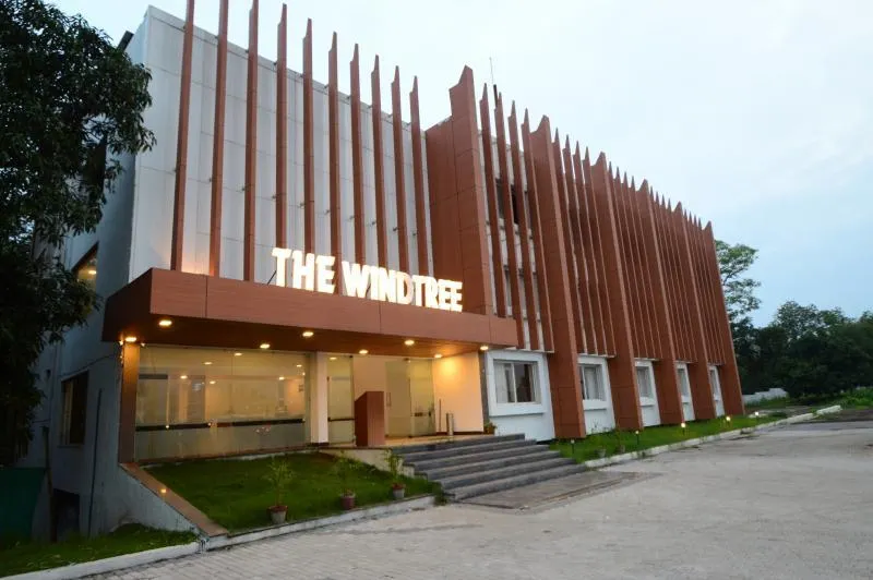 HOTEL THE WINDTREE - Image 1