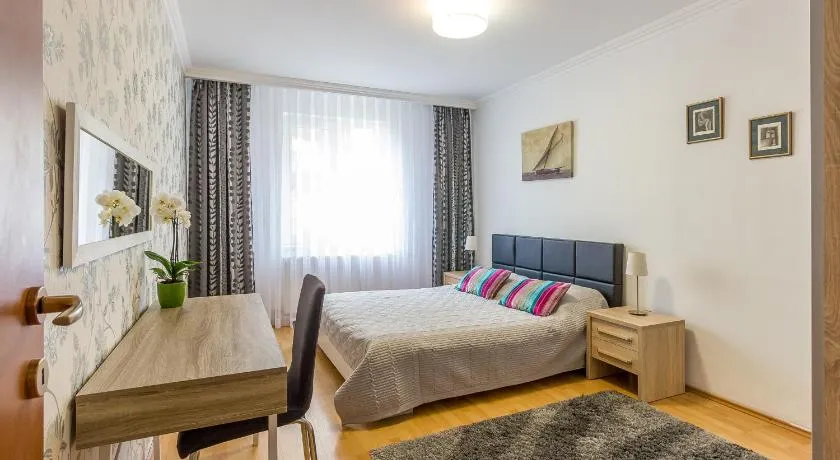 City Apartment Trifoiului - Image 1