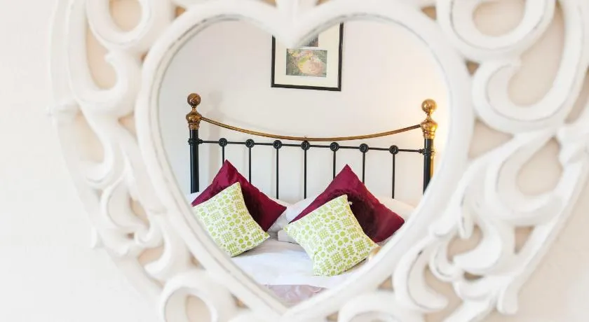 Rooms by Maes y mor Town Centre - Image 1