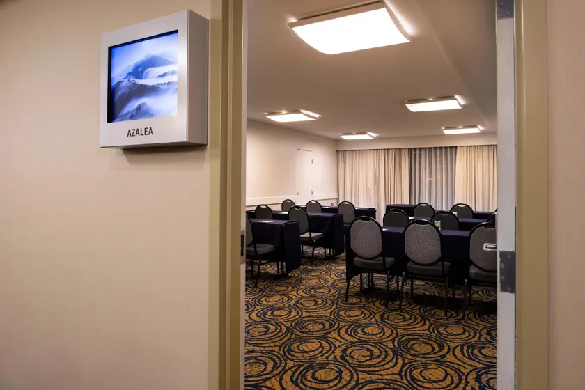 DoubleTree by Hilton Hotel Tampa Airport-Westshore - Image 1