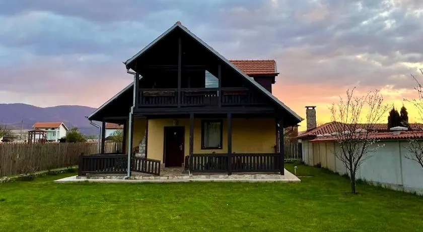 Mountain Family Guest House Rayovo - Image 1