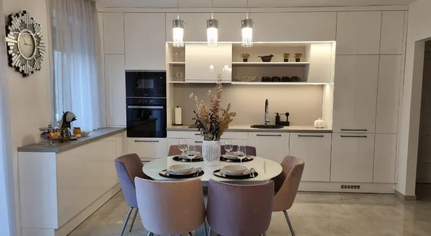 Lakeside Luxury Apartman Sárvár - Image 1
