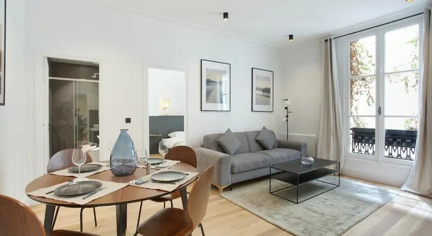 Apartment Palais Royal by Studio prestige - Image 1