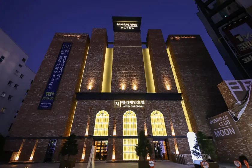 Cheongju Maryjane Hotel - Image 1