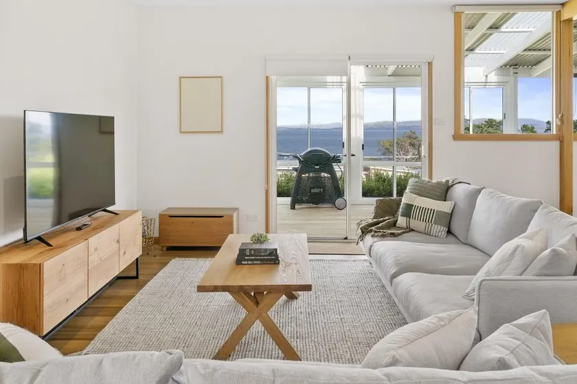 Blue Cottage Bruny Island - Image 1