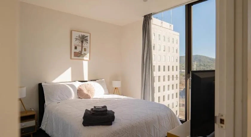 2 BR family business friendly CBD ANU - Image 1