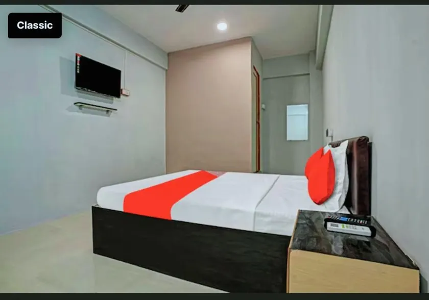 Hotel Welcome, VIP Road Vesu - Image 1