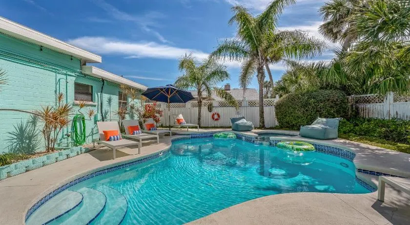 Walk to Beach, Heated Pool, Dog-Friendly, Firepit - Image 1