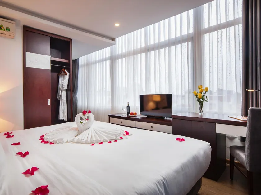 Hanoi Skyline Hotel - Image 1
