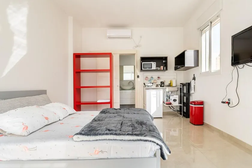 TNC - Elegant Studio, Atlit Beach 3 Minutes Drive - Image 1
