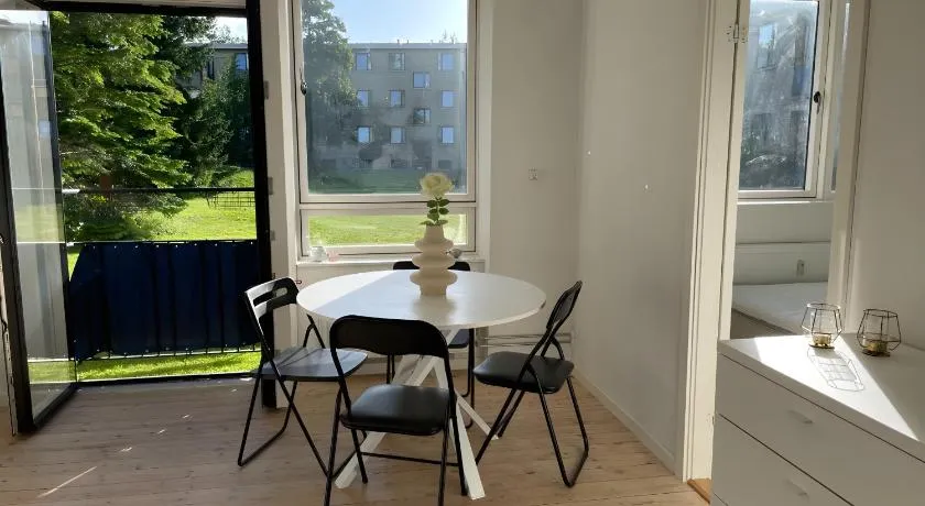 Charming apartment with easy access to central Copenhagen - Image 1