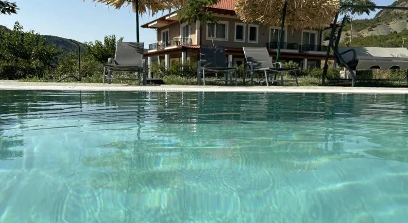 Guesthouse Lumo & pool - Image 1